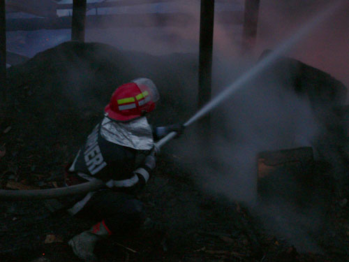 FOTO: Incendiu gater Damacuseni 